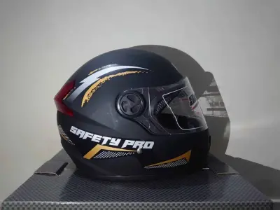 BRAND NEW SAFETY HELMET BEST QUALITY FOR BIKES For Sale in North Karachi | Karachi Ads - photo 2