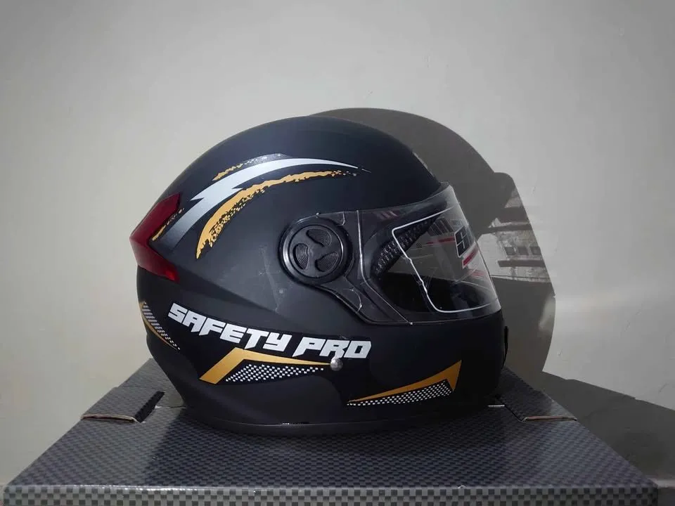 BRAND NEW SAFETY HELMET BEST QUALITY FOR BIKES For Sale in North Karachi | Karachi Ads - photo 2