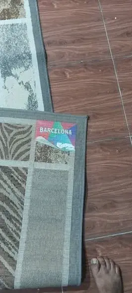 Branded imported carpet in very good condition  . - photo 2