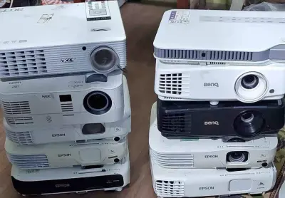 Branded refurbished multimedia projectors For Sale in New Karachi, Karachi
