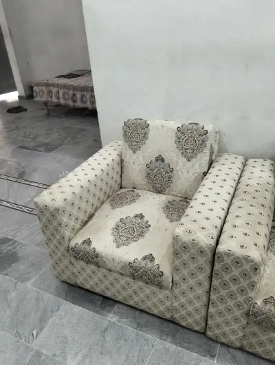 Sofa For Sale in Future Colony | KarachiAds