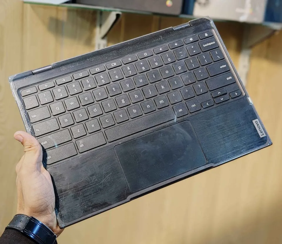 CHROMEBOOK LENOVO-300E For Sale in Saddar, Karachi - photo 4