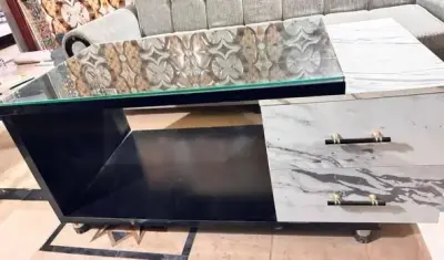 Coffee Table FOR SALE!  With Glass - photo 2