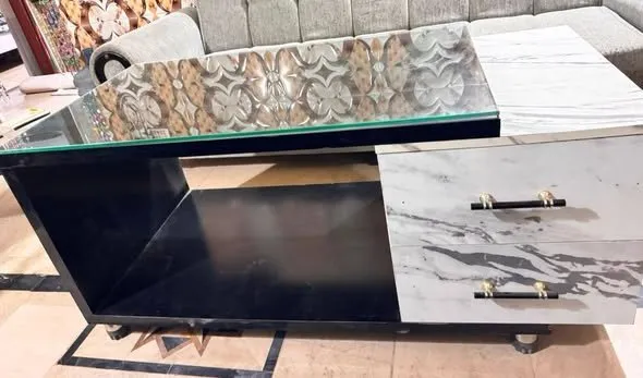 Coffee Table FOR SALE! With Glass - photo 2
