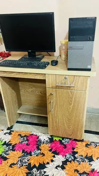 Computer table for sale
