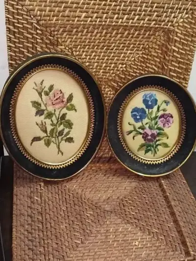 Cross stitched  Wall hangings Wooden border - photo 2