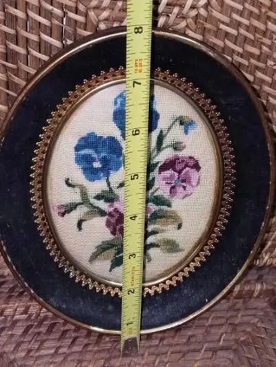 Cross stitched  Wall hangings Wooden border - photo 3