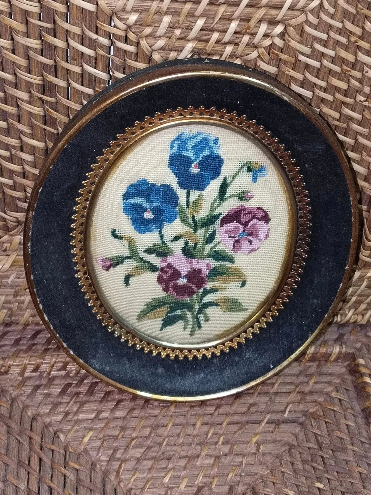 Cross stitched  Wall hangings Wooden border - photo 5
