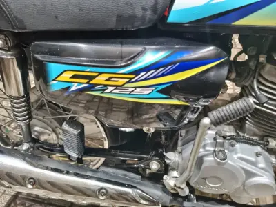 Crown RF 70 forsale For Sale in Gulistan-e-Jauhar | Karachi Ads