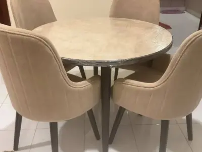 4 Chair Round dining table For Sale in Gulistan-e-Johar | KarachiAds