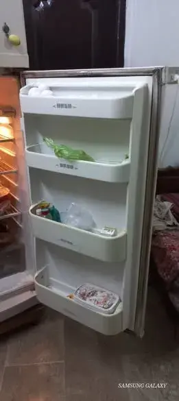 Dawlance Running Condition Fridge For Sale in Malir Cantt, Karachi - photo 4