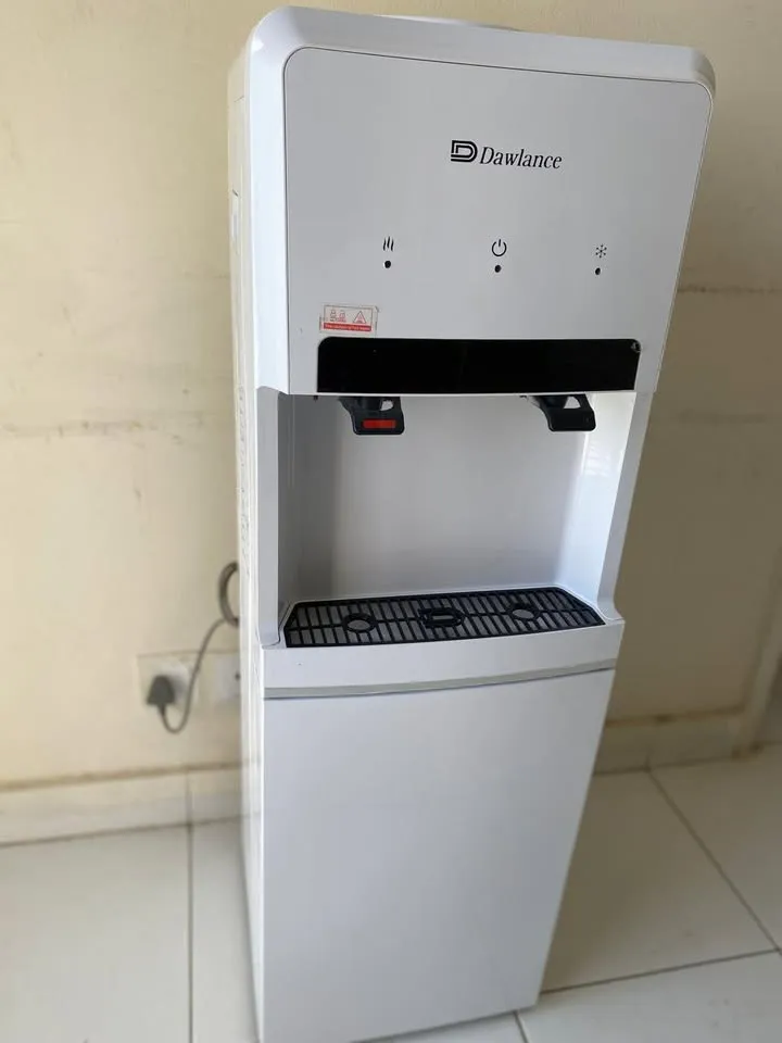 Dawlance Water Dispenser in excellent For Sale in Malir Cantt, Karachi - photo 4