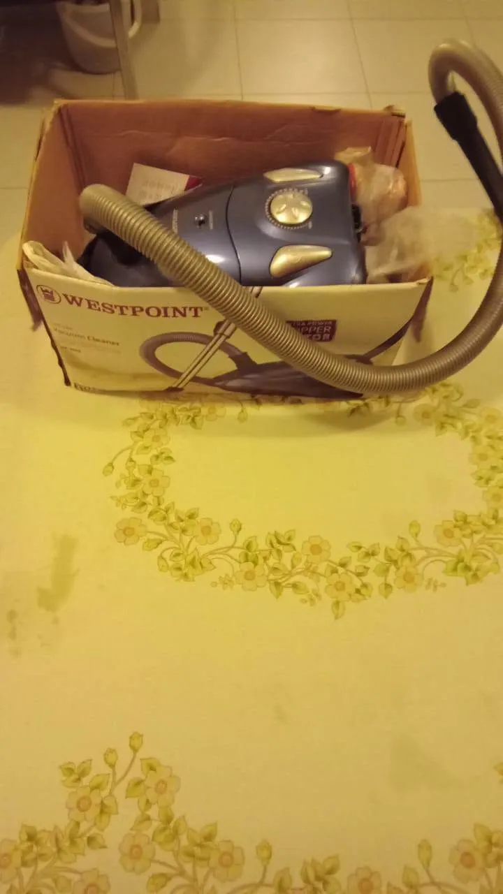 Deluxe Vacuum Cleaner For Sale in Bahria Town Karachi, Karachi - photo 3