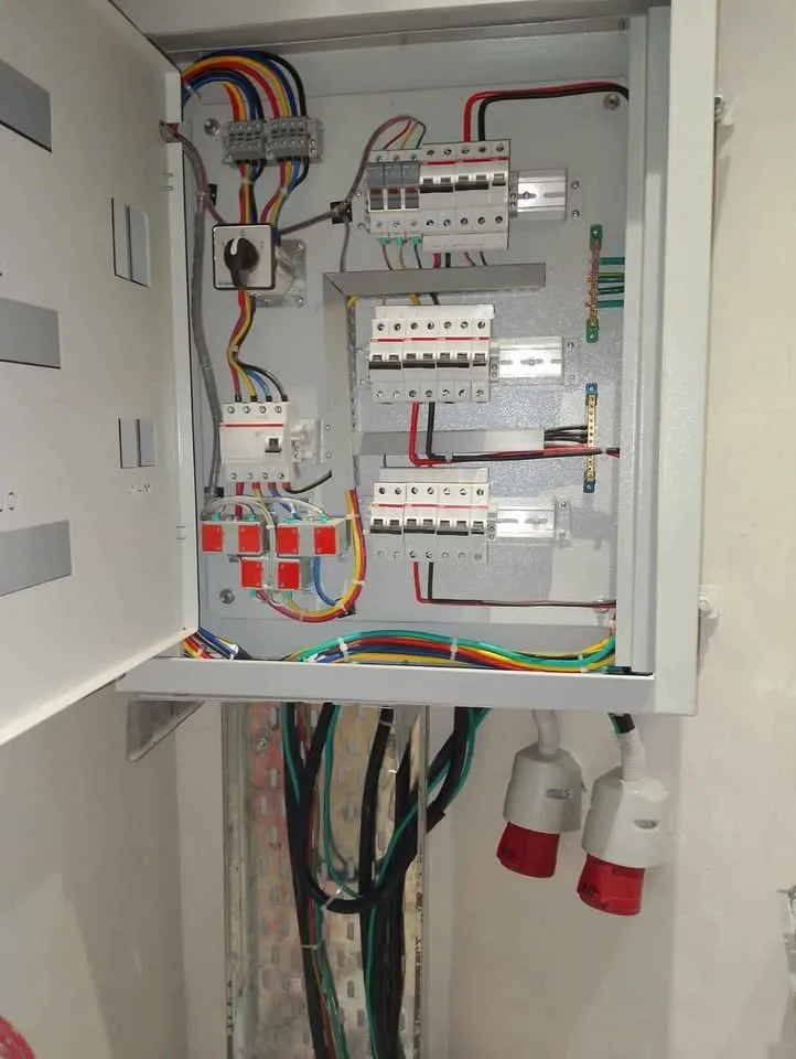 Electrical services available if you need a electrician just call me in Gulistan-e-Jauhar | Karachi Ads - photo 2