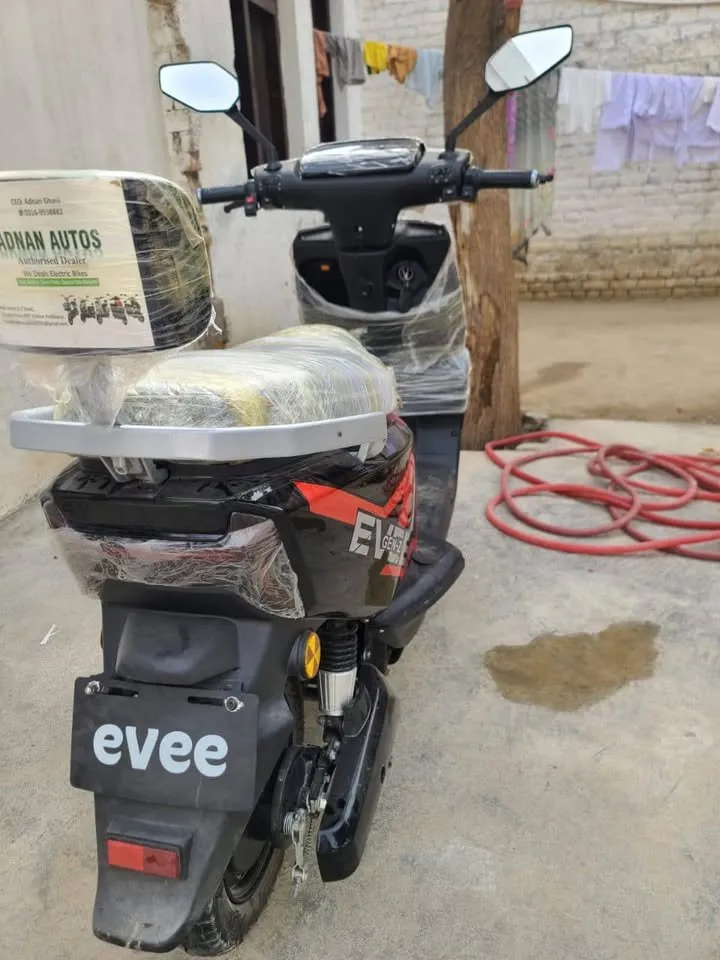 Evee elactric bike 2025 For Sale in Gulistan-e-Jauhar | Karachi Ads - photo 2