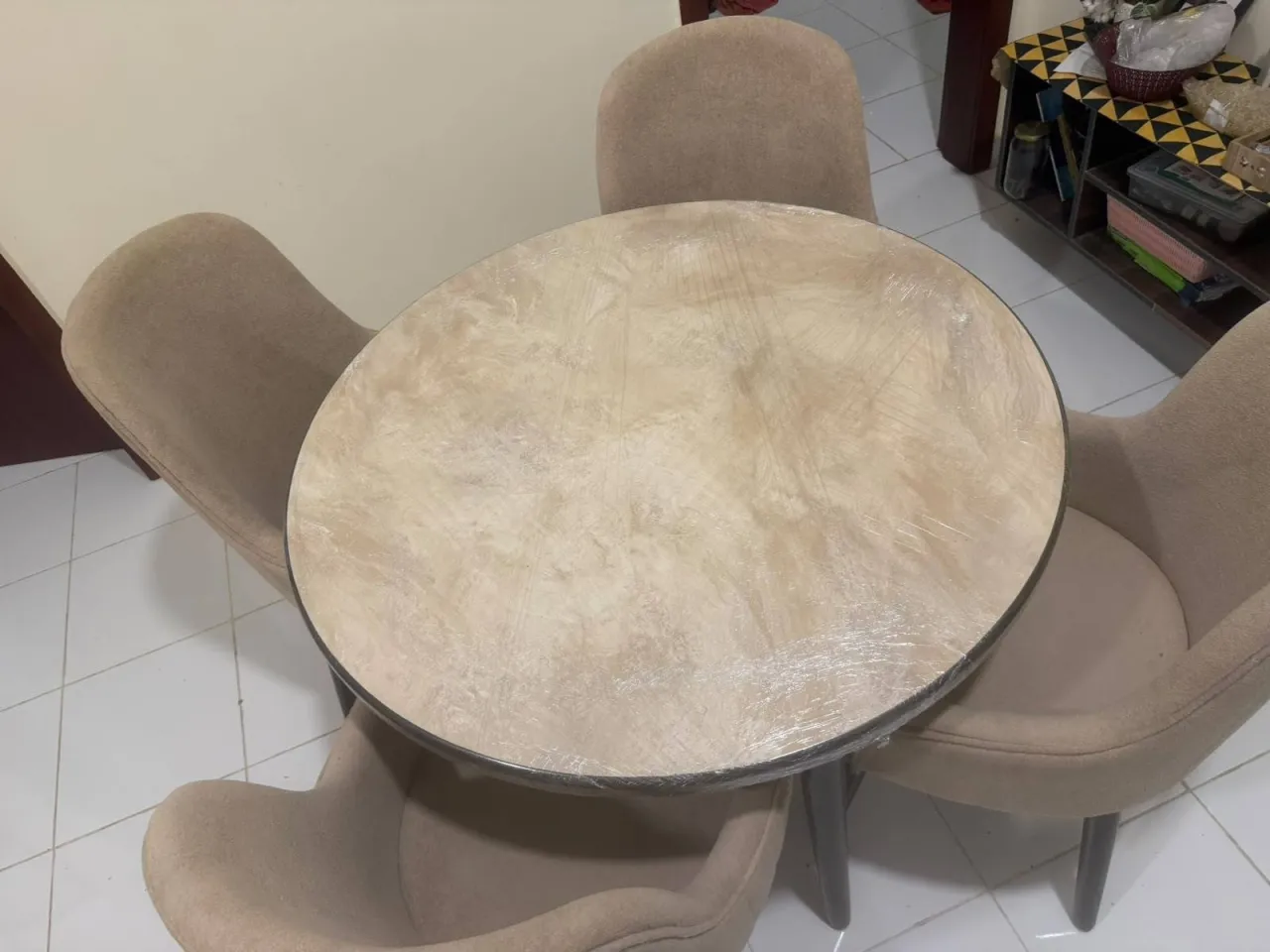 4 Chair Round dining table For Sale in Gulistan-e-Johar | KarachiAds - photo 2