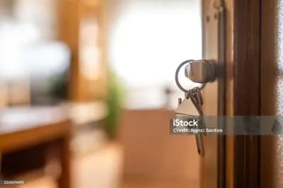 FLAT FOR SALE - SMALL FAMILY