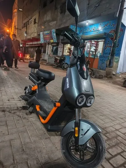 ⚡️ FOR SALE: METRO Electric Scooter! ⚡️ - photo 2