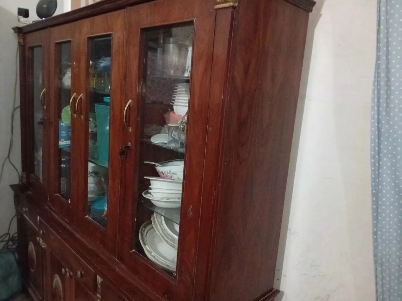 GLASS SHOW CASE WITH WOOD MADE - For Sale in Airport, Karachi - photo 3