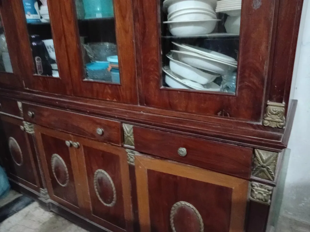 GLASS SHOW CASE WITH WOOD MADE - For Sale in Airport, Karachi - photo 5