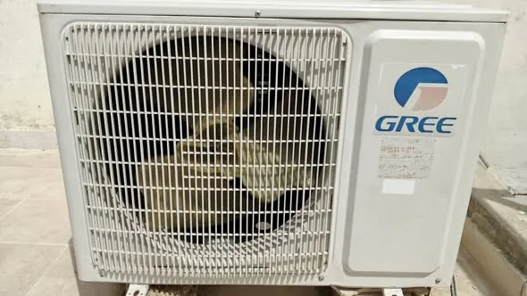 Gree G10 DC Inverter AC – Original | Excellent Condition For Sale in Gulistan-e-Jauhar, Karachi - photo 2