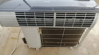Gree G10 DC Inverter AC – Original | Excellent Condition For Sale in Gulistan-e-Jauhar, Karachi - photo 6