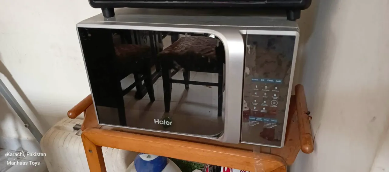 Hair 5 in 1 Convection microwave oven available For Sale in Baldia Town, Karachi - photo 2