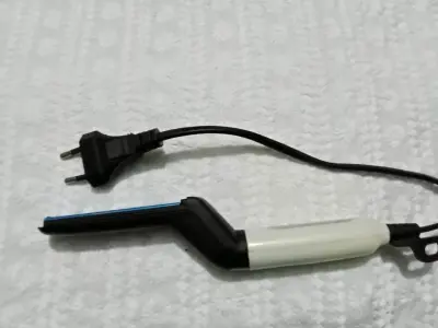 Hair Finishing Stick / Flyaway Tamer