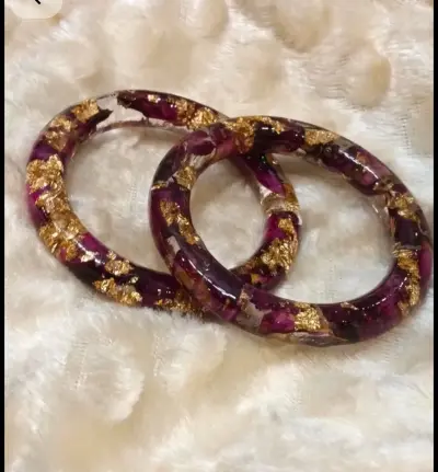 Handmade Resin Bangles Pair – Elegant Floral Design ✨