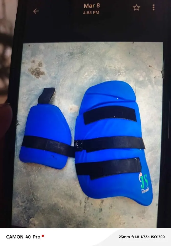 Hard ball cricket kit used but in good condition - photo 1