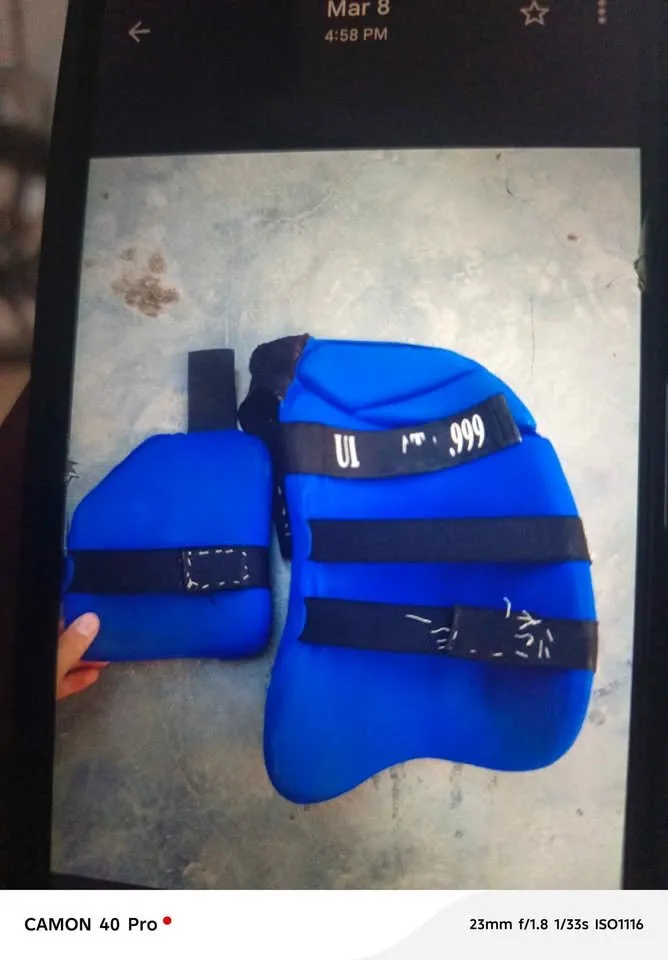 Hard ball cricket kit used but in good condition - photo 3
