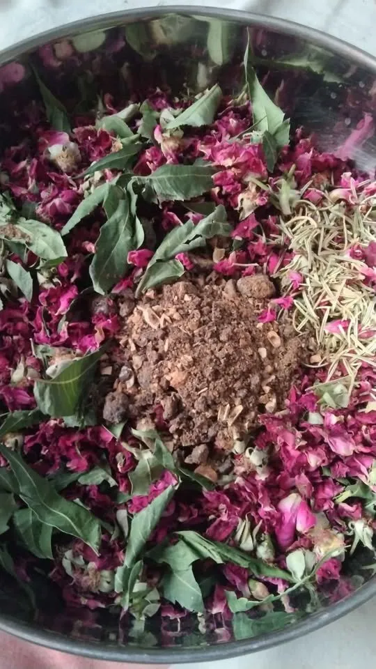 Herbal cooling hair oil - photo 3
