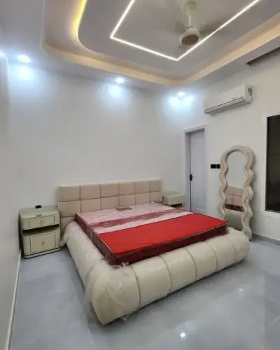 Home with luxurious furniture. 🛏️