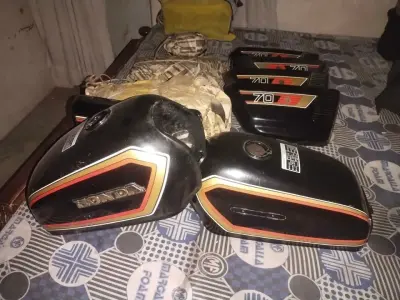 Honda 1983 Model Tank side cover For Sale in Gulistan-e-Jauhar | Karachi Ads - photo 3