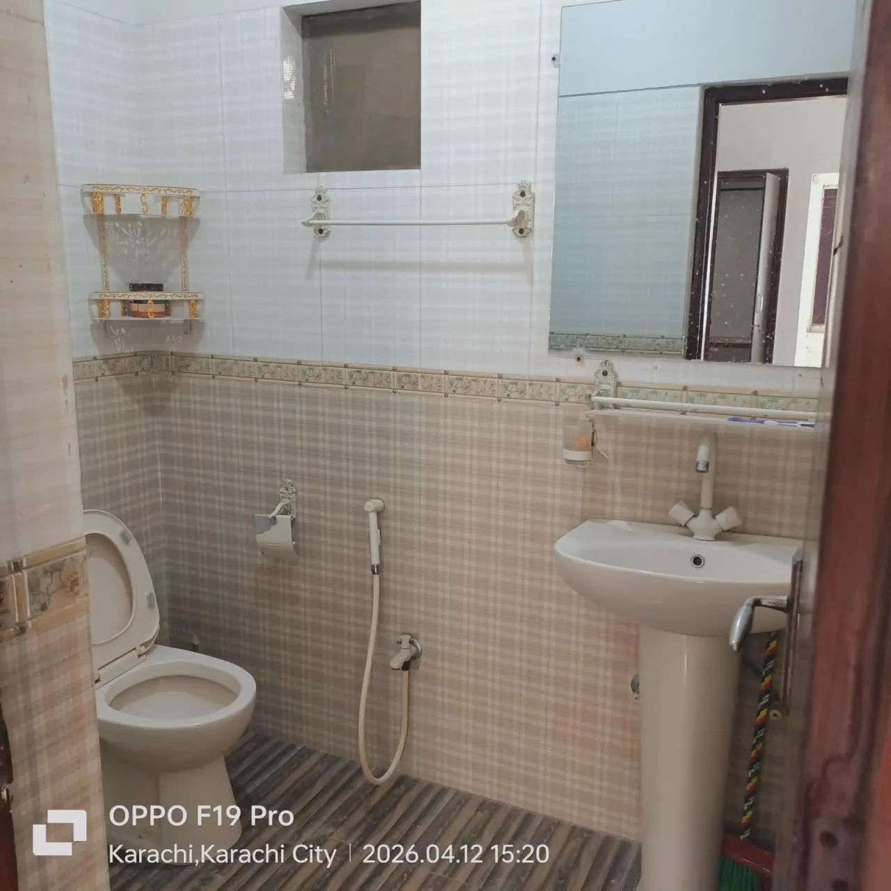 House -e-Jauhar Block 19 β Prime Family Home For Sale in Gulistan-e-Jauhar Block 19 | Karachi Ads - photo 2