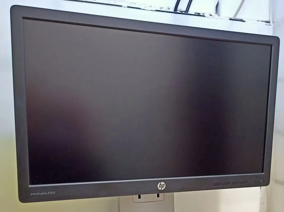 HP EliteDisplay E202 20" HDMI Port IPS Fresh LED ! No Line ! No Spot For Sale in Bahadurabad, Karachi - photo 1
