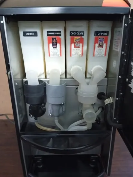 Imported commercial 8 options Nascafe tea coffee vending machine for Sale in Gulistan-e-Jauhar, Karachi - photo 3