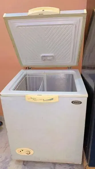 ingle 1 door deep freezer. For Sale in Mehmoodabad, Karachi