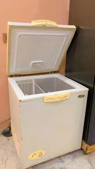 ingle 1 door deep freezer. For Sale in Mehmoodabad, Karachi - photo 3
