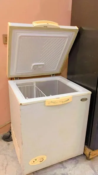 ingle 1 door deep freezer. For Sale in Mehmoodabad, Karachi - photo 3