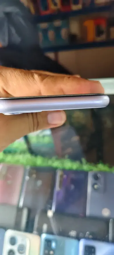 iPhone 11 For Sale in Landhi | Karachi Ads