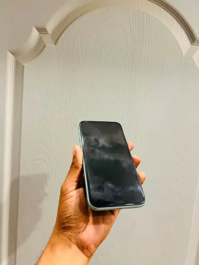 I Phone 11 For sale - photo 4