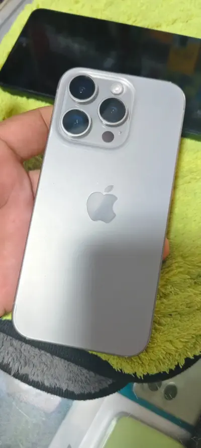 iPhone 15 pro - photo 10