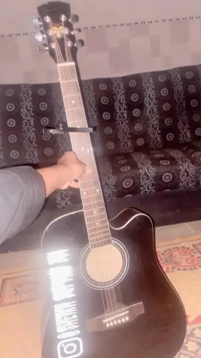 Jumbo sized guitar