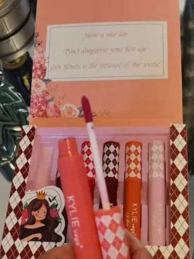 Kylie Vega Lip Gloss 6 pcs set` For Sale in Gulistan-e-Jauhar | Karachi Ads - photo 5