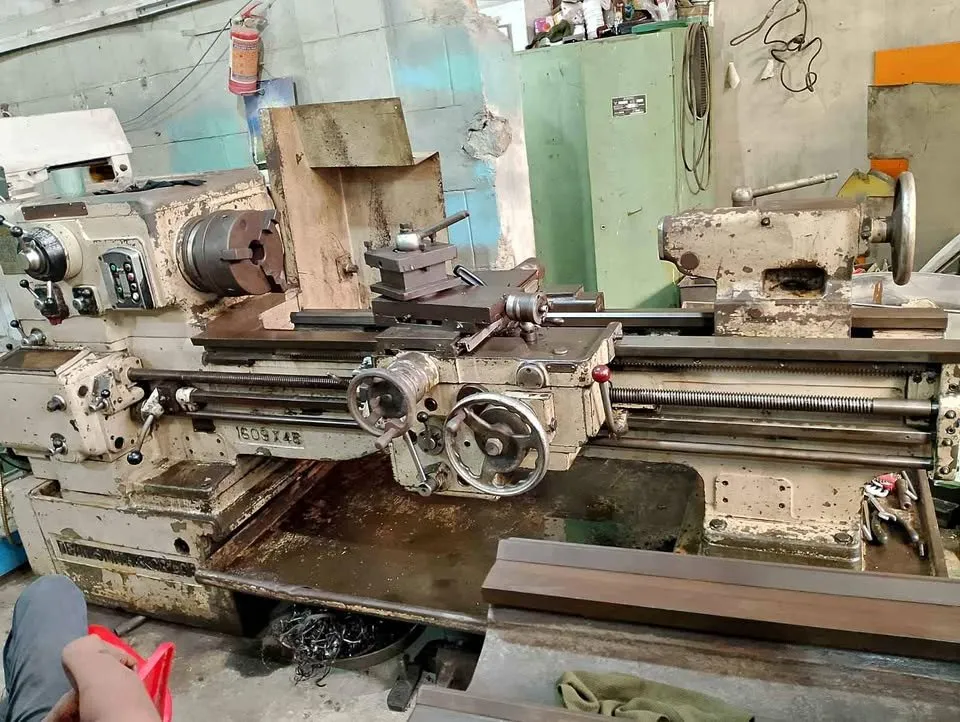 LATHE MACHINE - photo 1