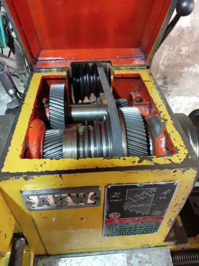 LATHE MACHINE SIZE 5.5 FEET 6 INCH - photo 2