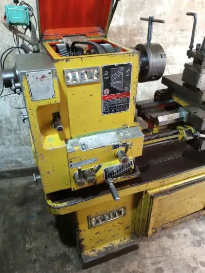 LATHE MACHINE SIZE 5.5 FEET 6 INCH - photo 3