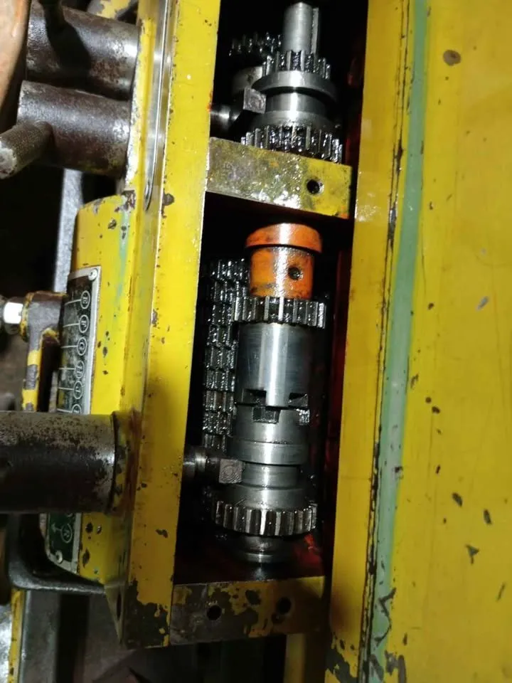 LATHE MACHINE SIZE 5.5 FEET 6 INCH - photo 4