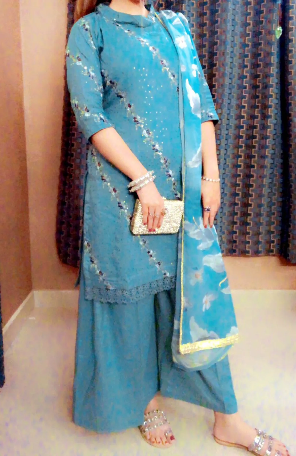Lawn dress For Sale in Clifton Block 8 | Karachi Ads - photo 3